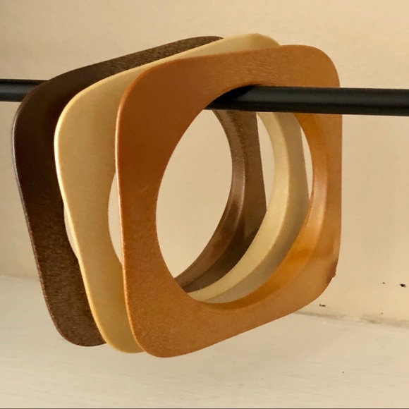 Beautiful Style Bangle Set - Picture 1 of 3